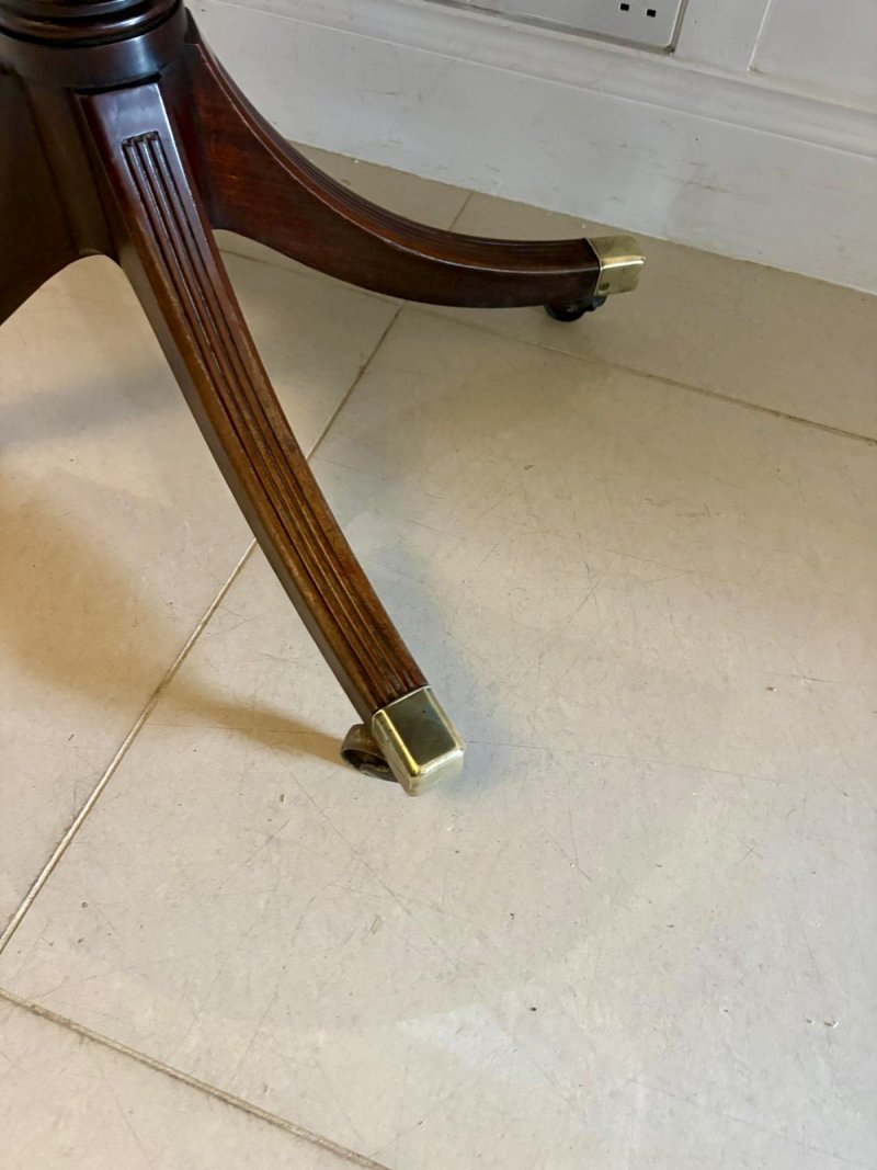 Antique Georgian Mahogany Triple Pillar Dining Table 12–14 Seater Extending with Two Leaves - Image 17